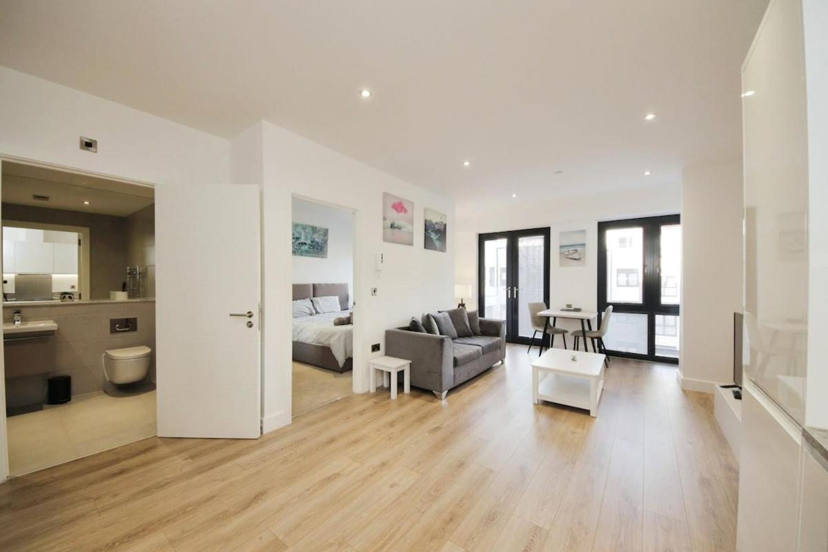 Modern Comfort 1 Bed Apartment Broadoaks, Sulihull ソリフル エクステリア 写真