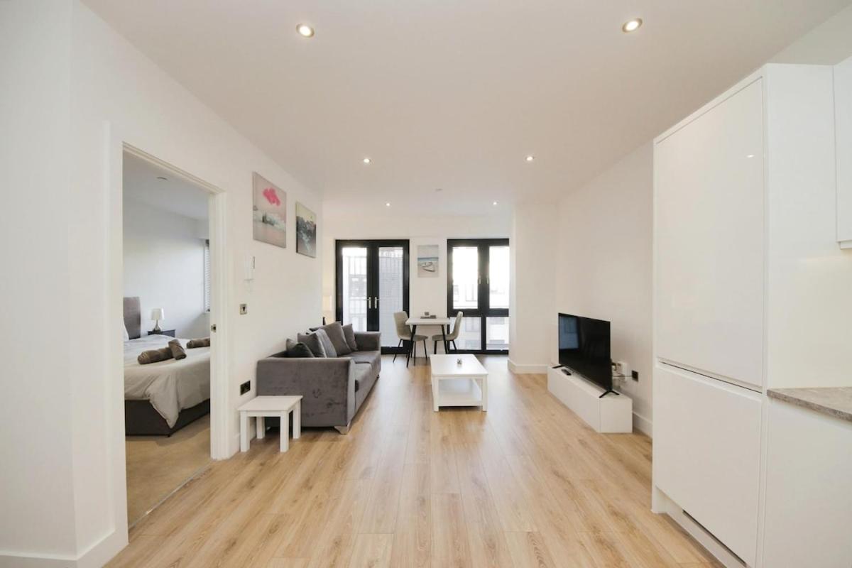 Modern Comfort 1 Bed Apartment Broadoaks, Sulihull ソリフル エクステリア 写真